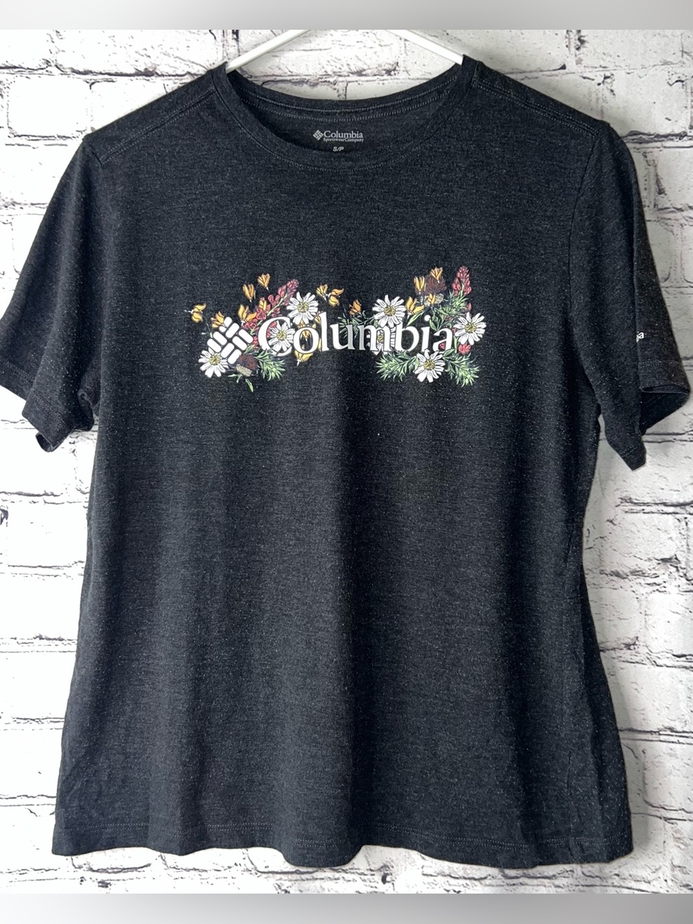 Columbia Women’s Floral Graphic Tee Dark Gray Size Small